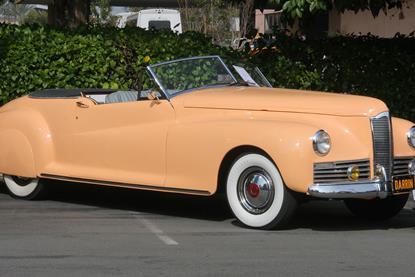 1941_Packard_Clipper_Darrin_Convertible.jpg