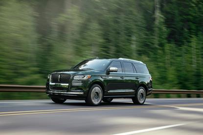 2022 Lincoln Navigator_Manhattan Green Black Label_03