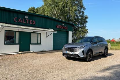 Peugeot e-5008 Caltex garage HERO