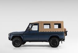 3_Blue G-Wagon_Studio_Exterior_Aladenise